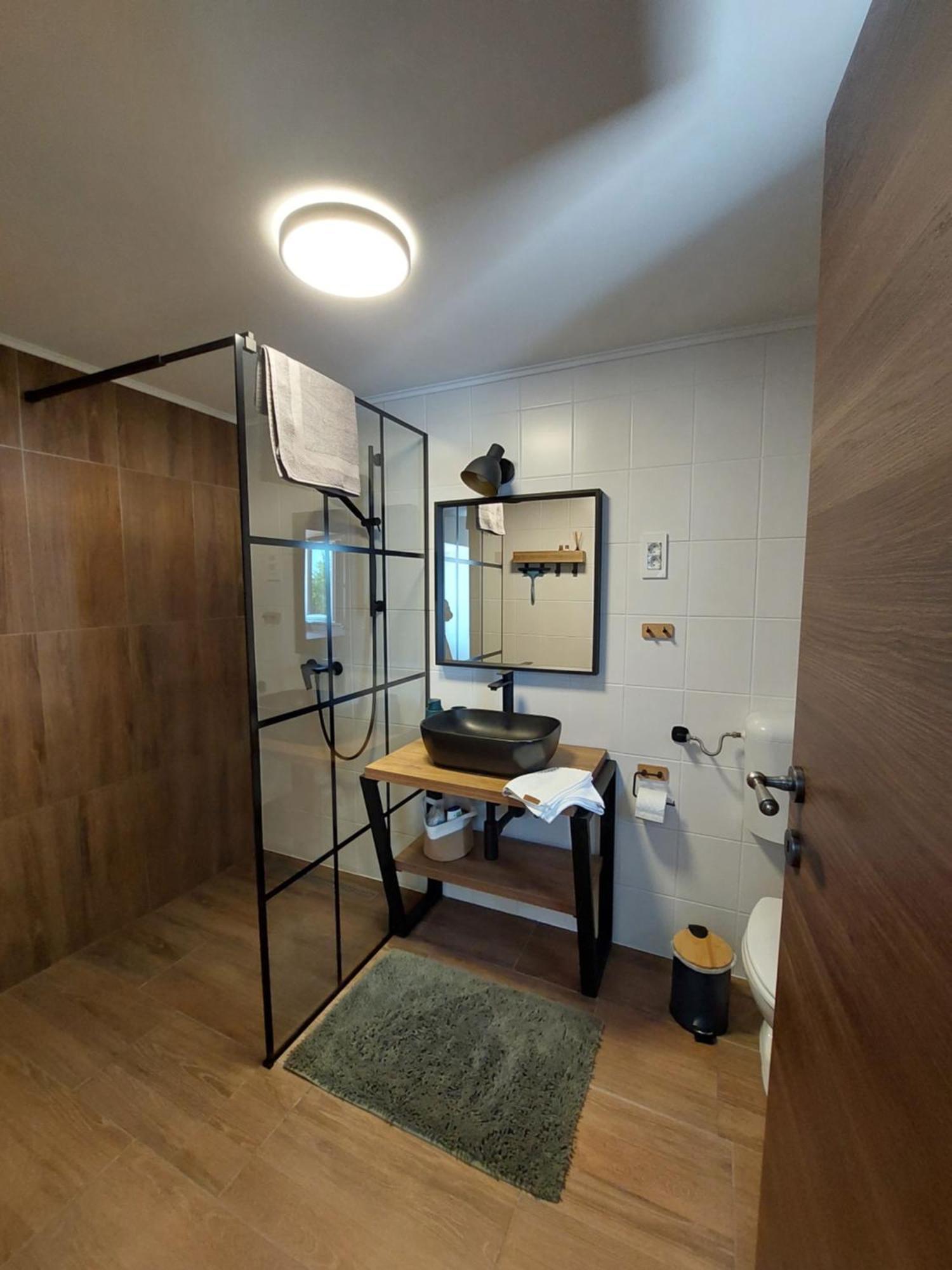 Semesterbostad House - Lola *